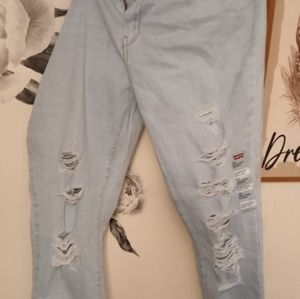 NWT woman's levi jeans